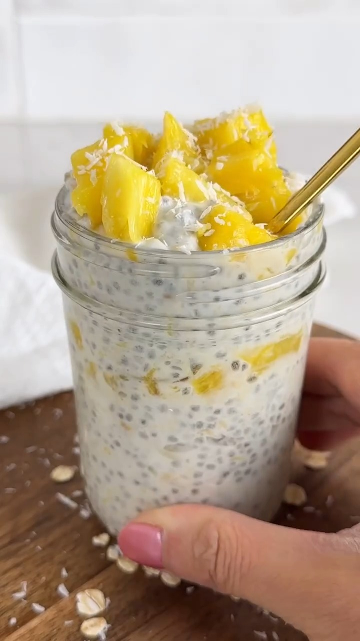 Pina Colada Overnight Oats: A Tropical Breakfast Dream