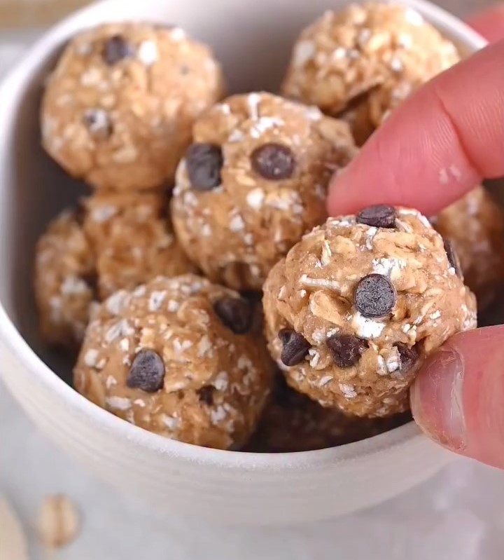 Oat Protein Balls: The 5-Ingredient Snack