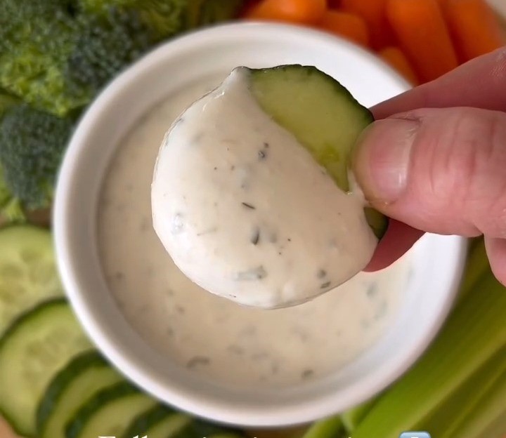 Greek Yogurt Dressing: Creamy, Healthy, and Ready in 5 Minutes