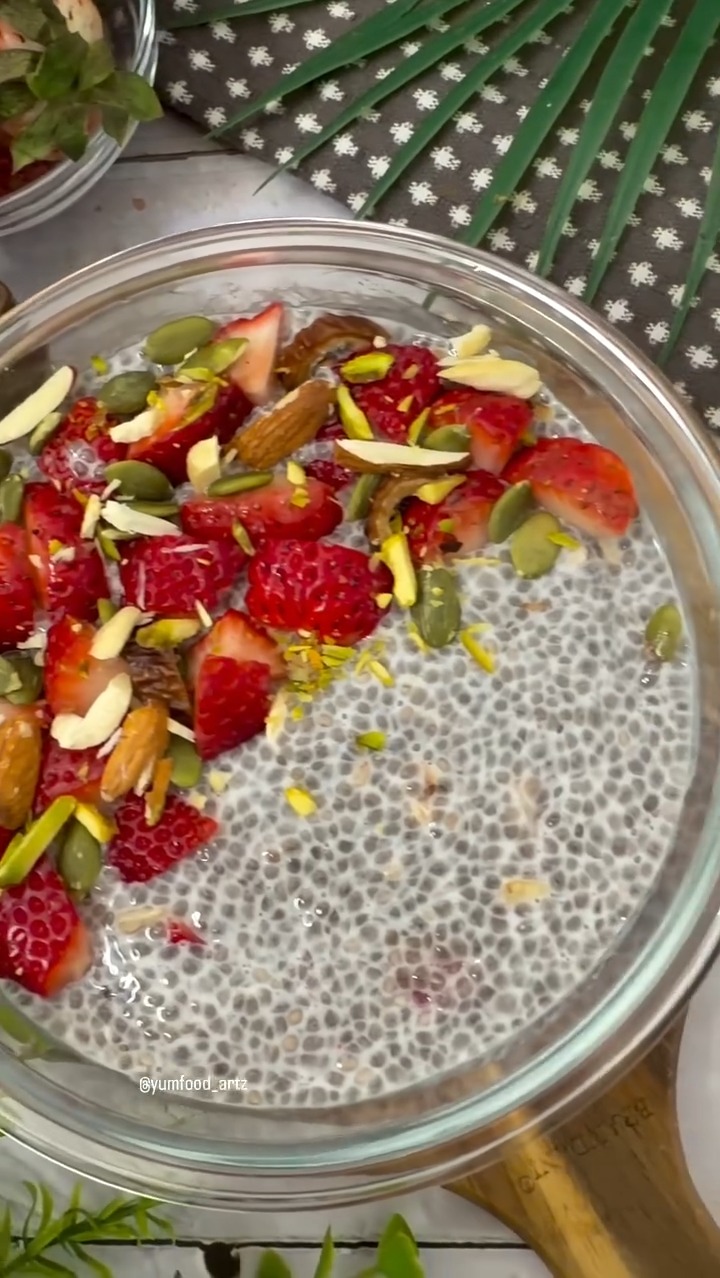 Keto Strawberry Chia Pudding